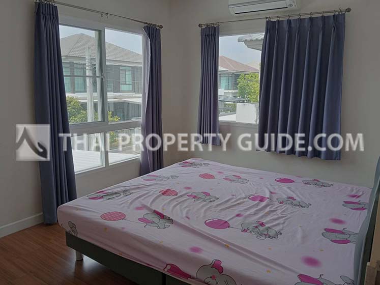 House with Shared Pool in Bangnatrad 